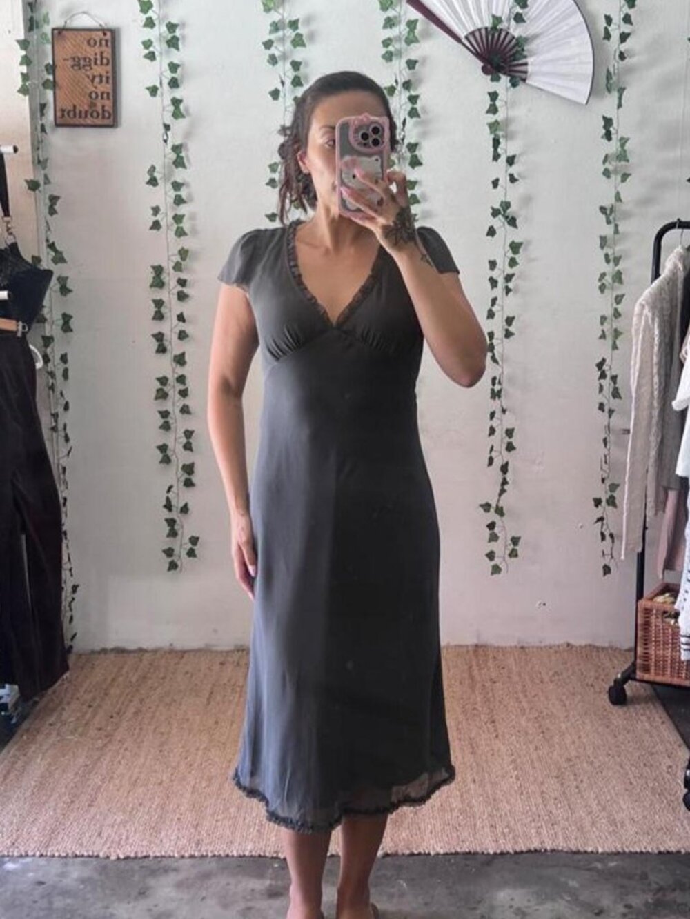Wilfred Camelot Cap-sleeve chiffon midi dress in coal grey size small